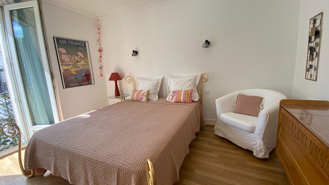Photo of Bedroom in Clignancourt