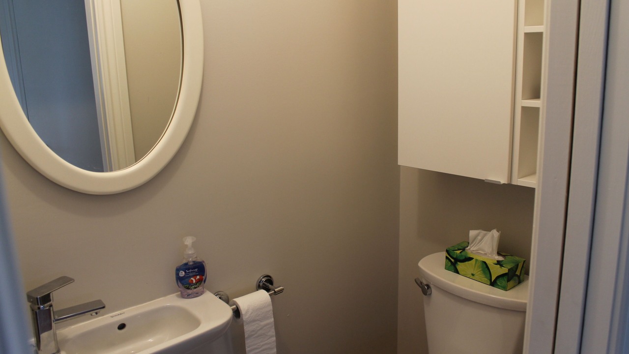 Photo of Bedroom in Shallow Lake