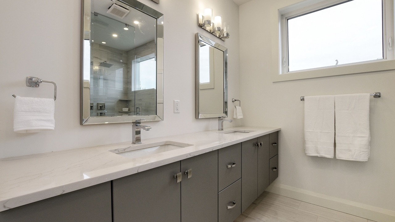 Photo of Bathroom in Dunnville
