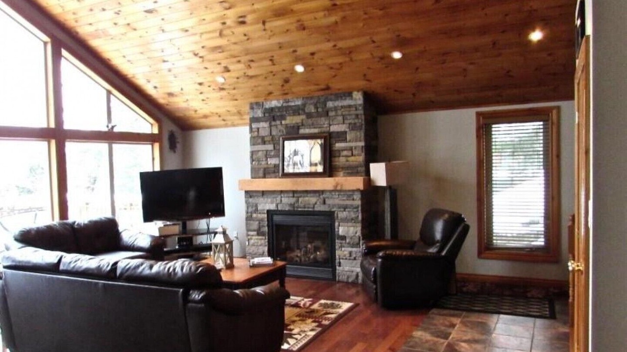 Photo of Bedroom in Utterson