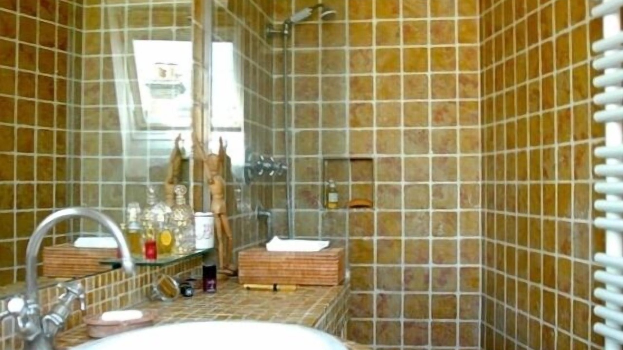 Photo of Bathroom in Notre-Dame-des-Champs