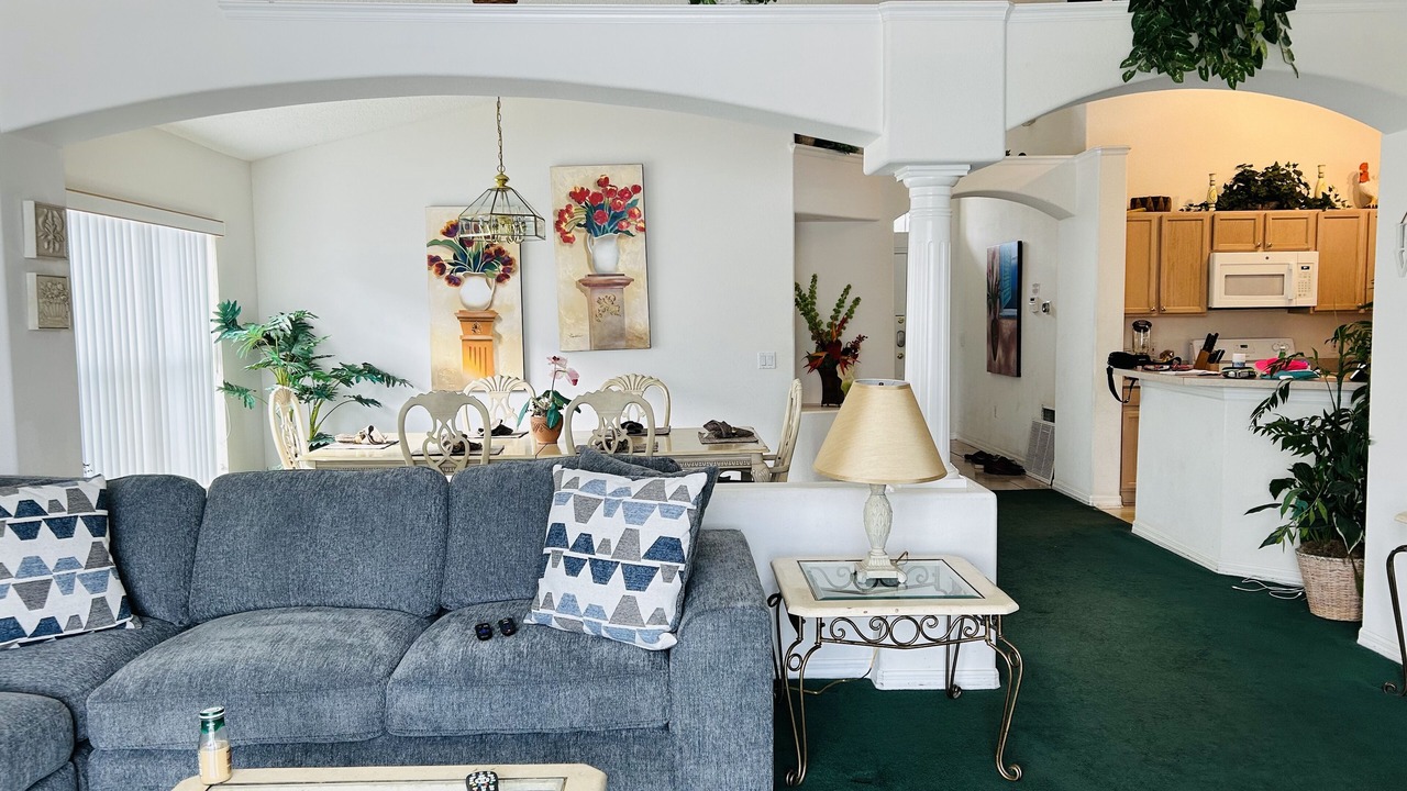 Photo of Livingroom in Eagle Pointe South