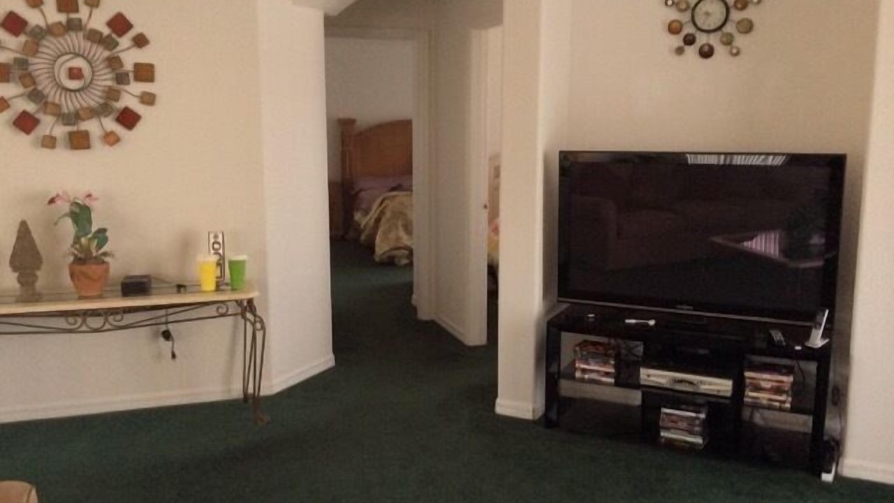 Photo of Livingroom in Eagle Pointe South