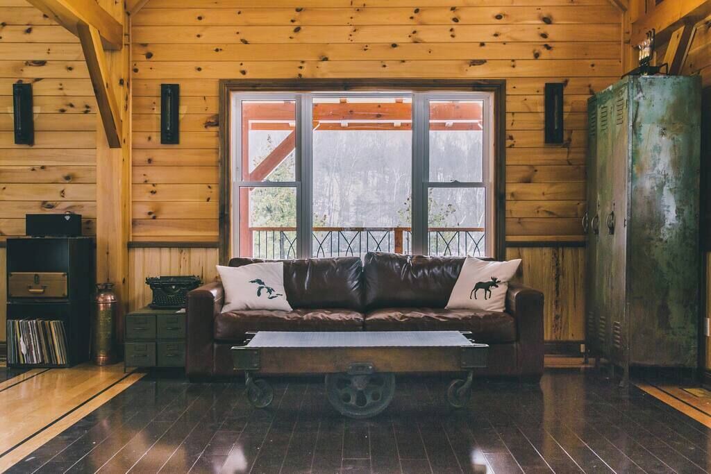 Photo of Livingroom in Frontenac