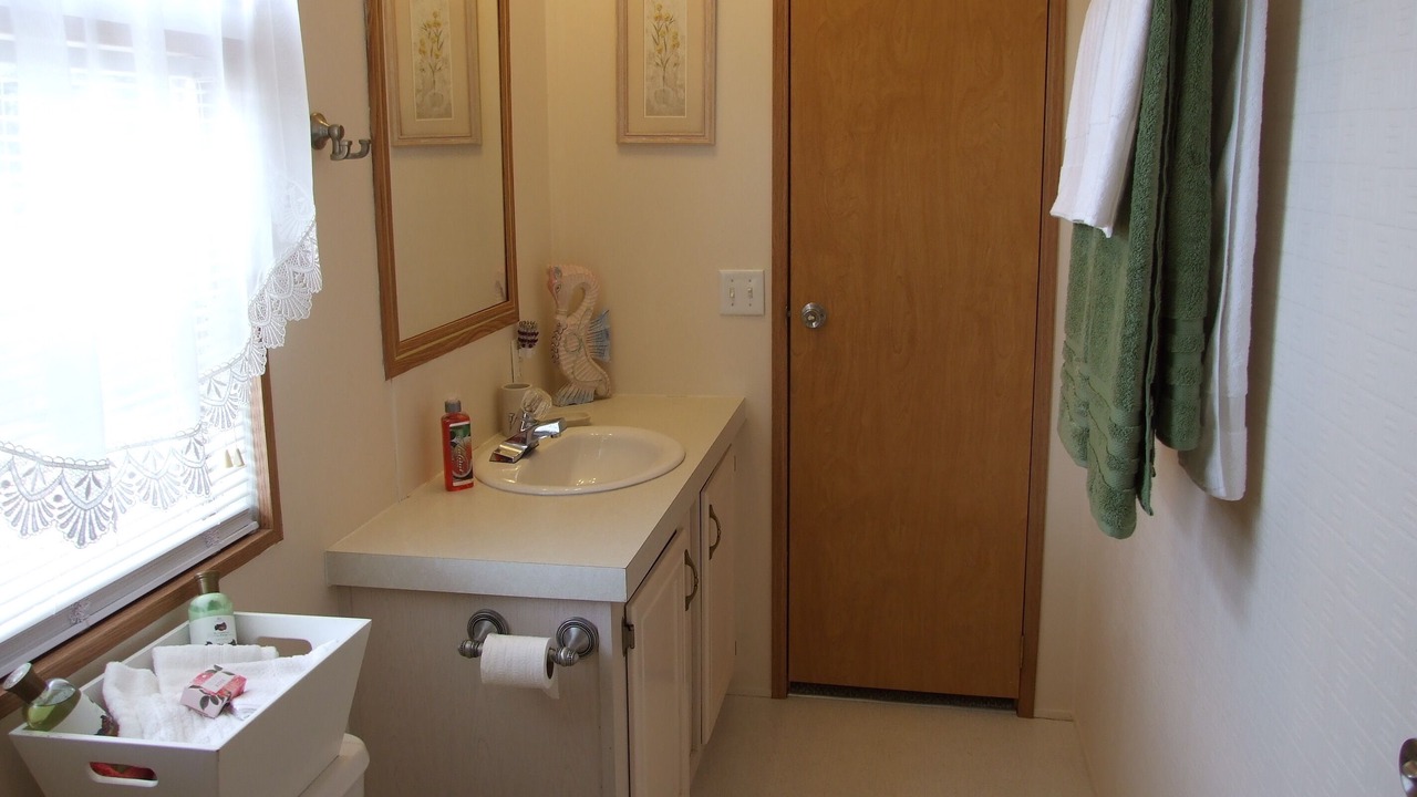 Photo of Bathroom in Auburndale