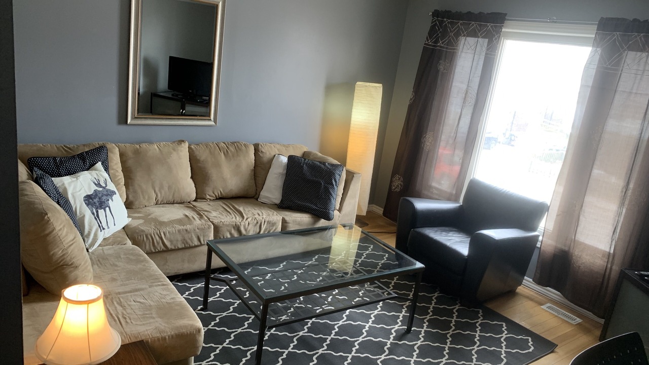 Photo of Livingroom in Upper Beaches