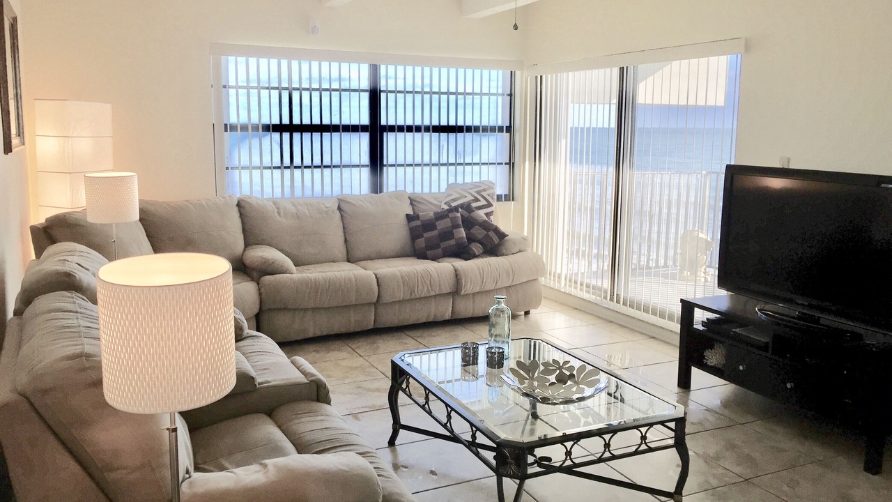 Photo of Livingroom in Central Beach