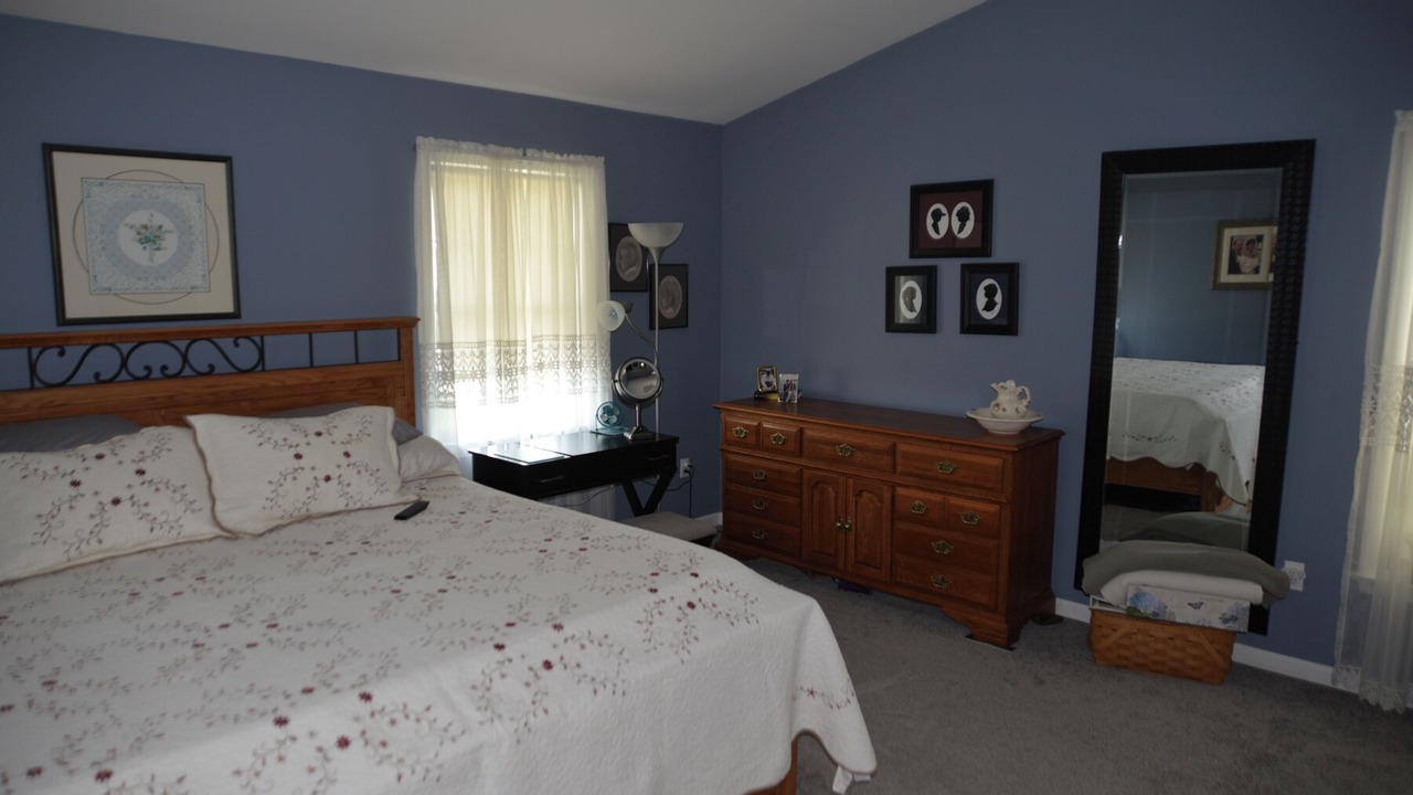 Photo of Bedroom in Lemont