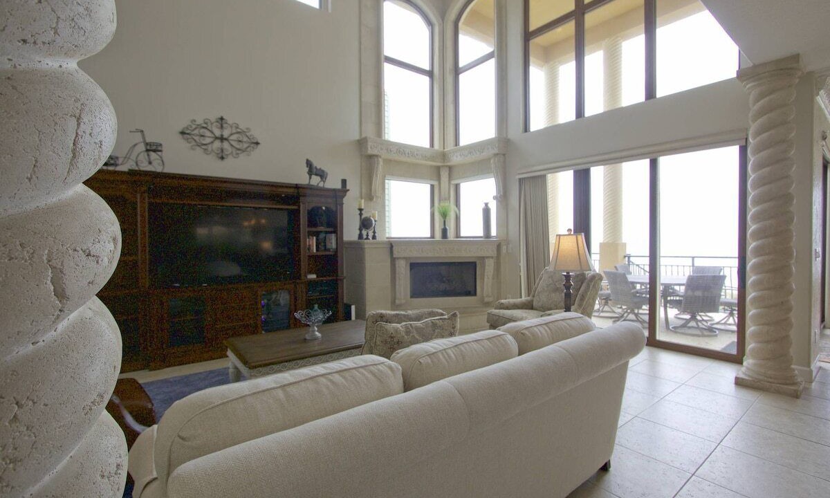 Photo of Livingroom in Indian Shores