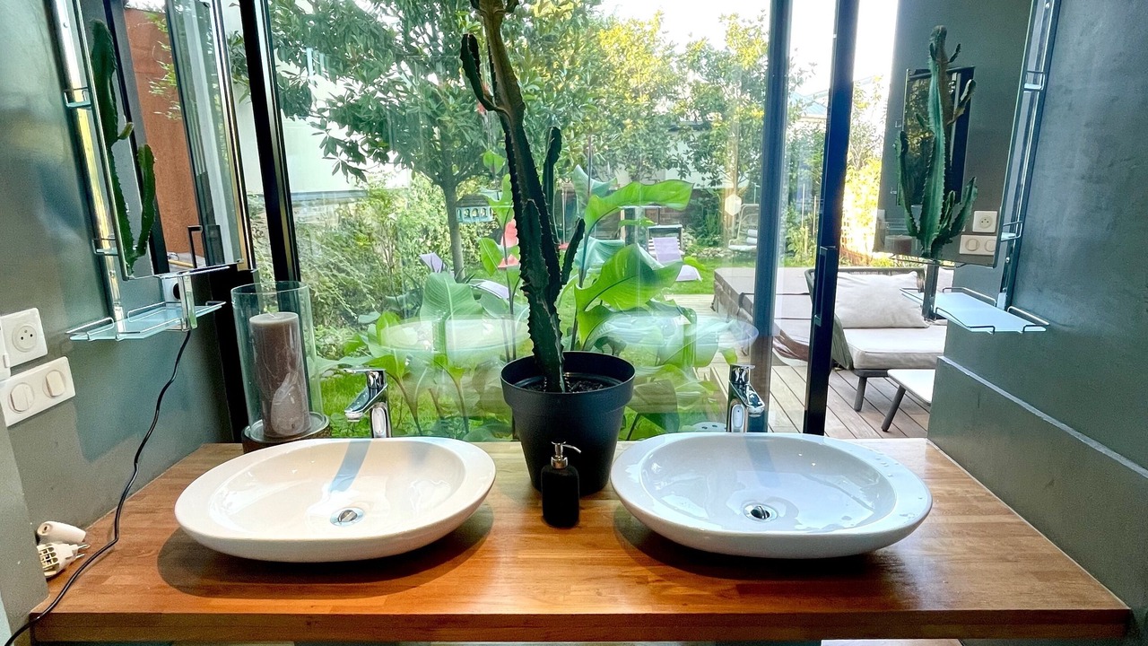 Photo of Bathroom in Issy-les-Moulineaux