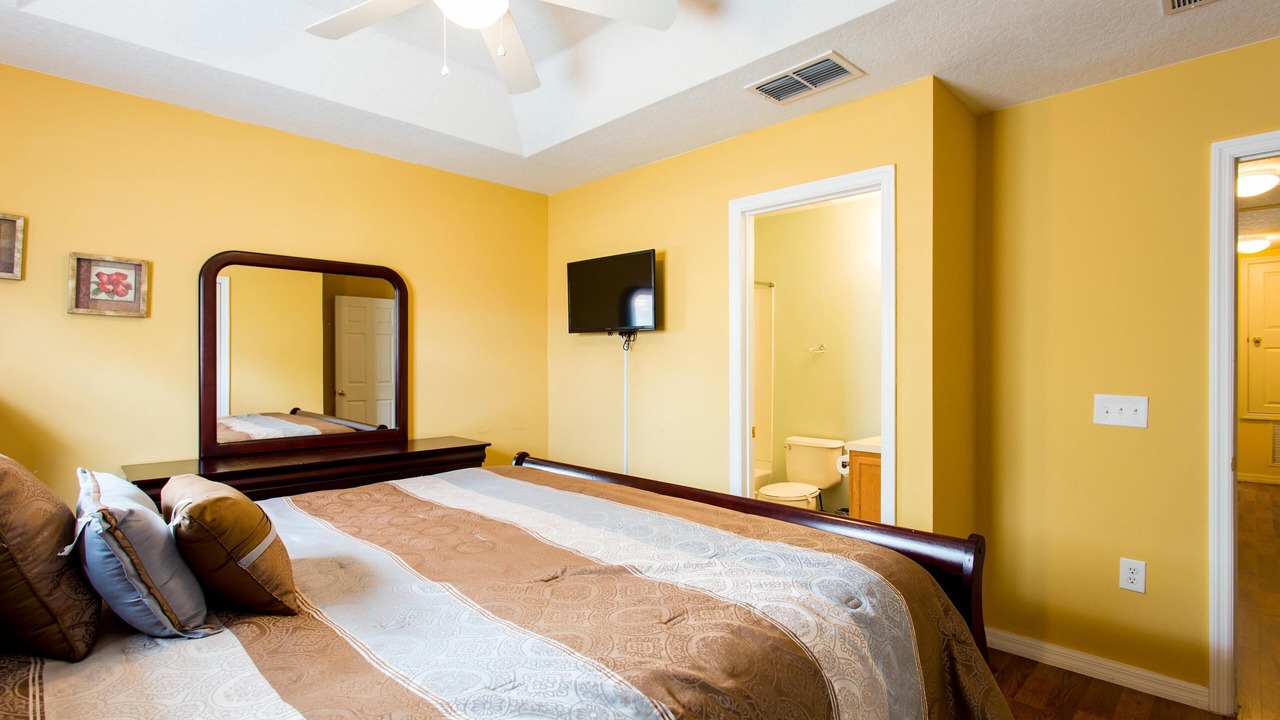 Photo of Bedroom in Crestwynd Bay