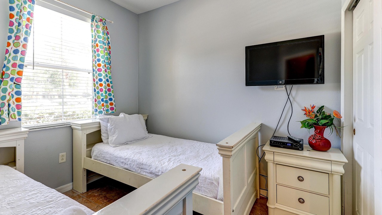Photo of Bedroom in Crestwynd Bay