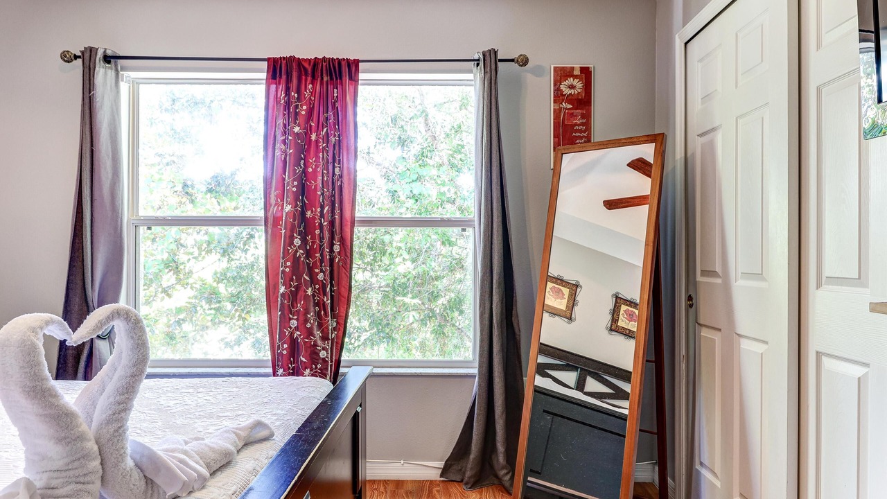 Photo of Bedroom in Crestwynd Bay