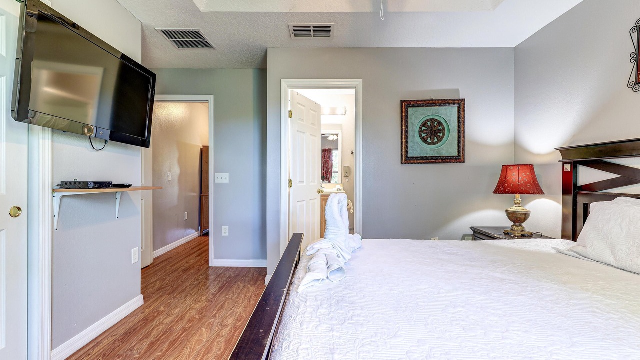 Photo of Bedroom in Crestwynd Bay