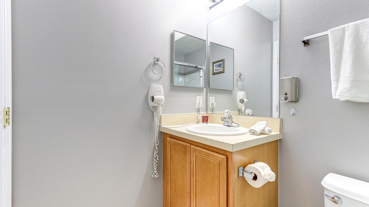 Photo of Bathroom in Crestwynd Bay