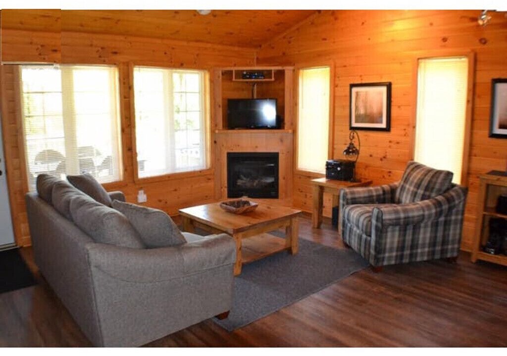 Photo of Livingroom in Wasaga Beach