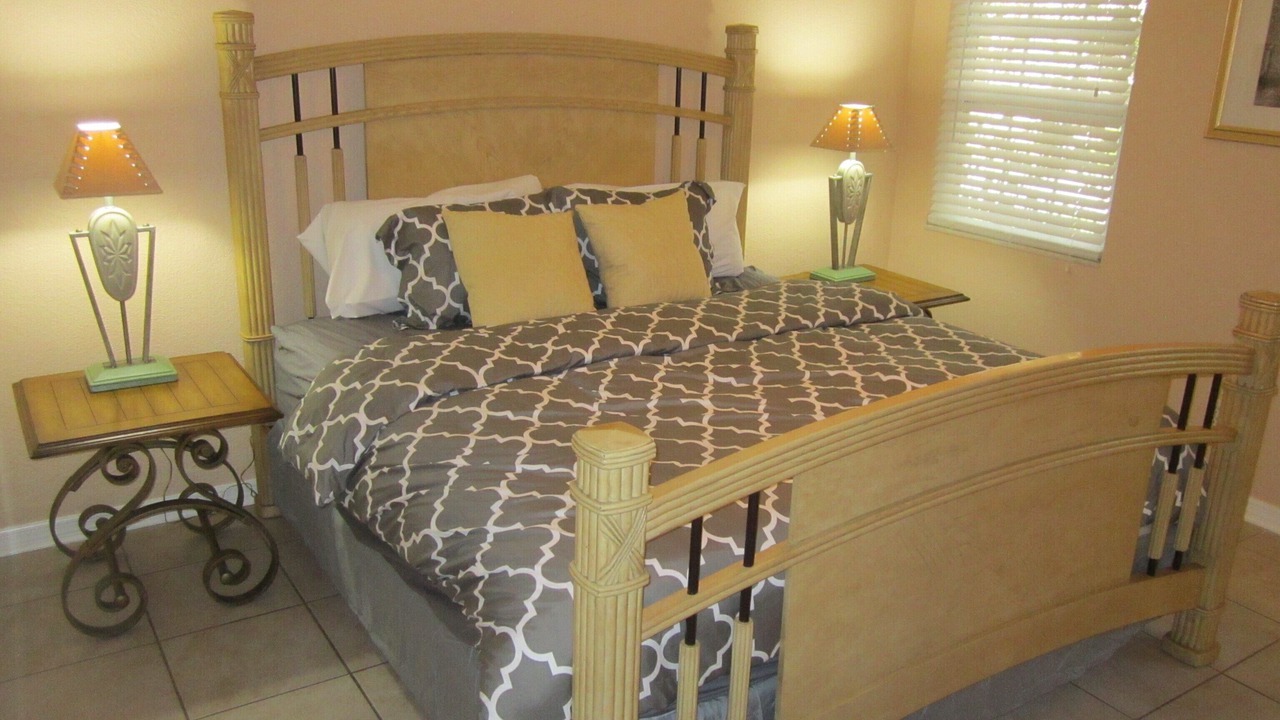 Photo of Bedroom in Lake Magdalene