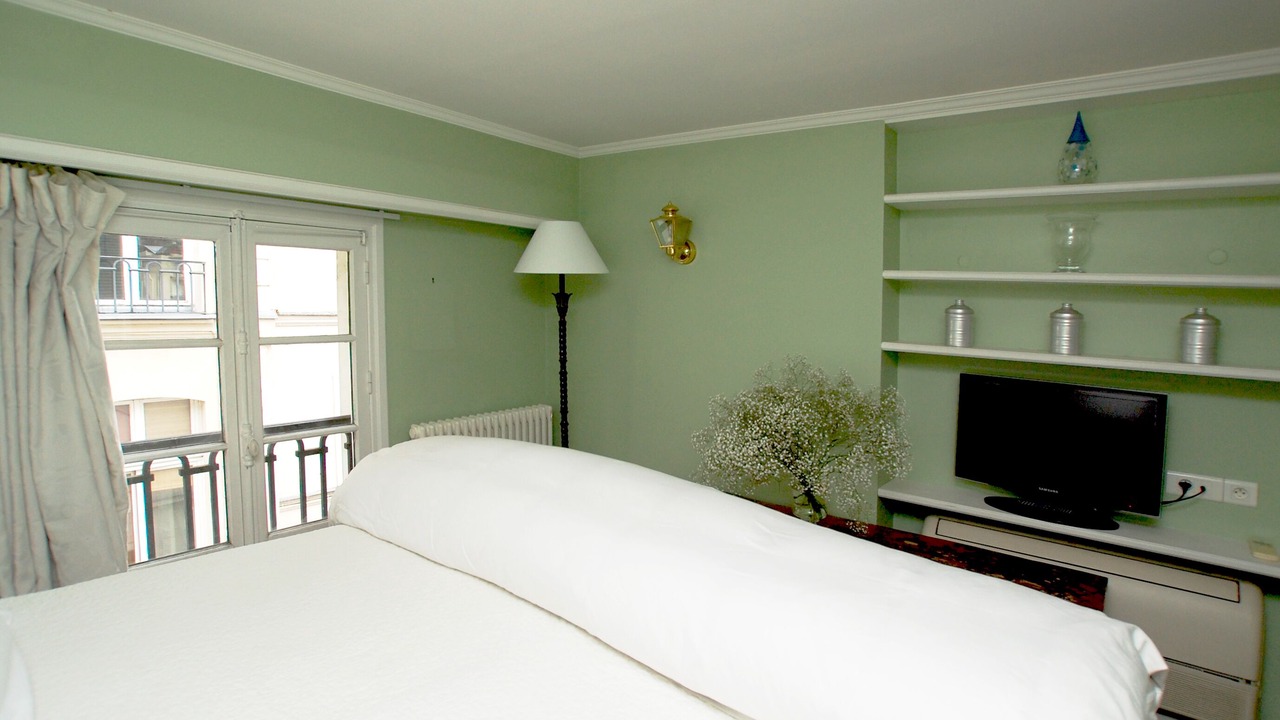 Photo of Bedroom in Sorbonne