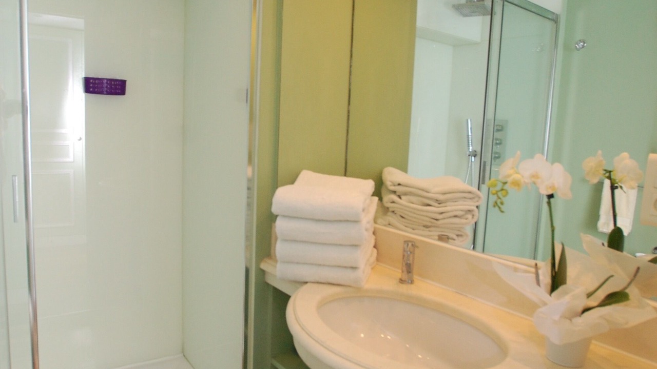 Photo of Bathroom in Sorbonne