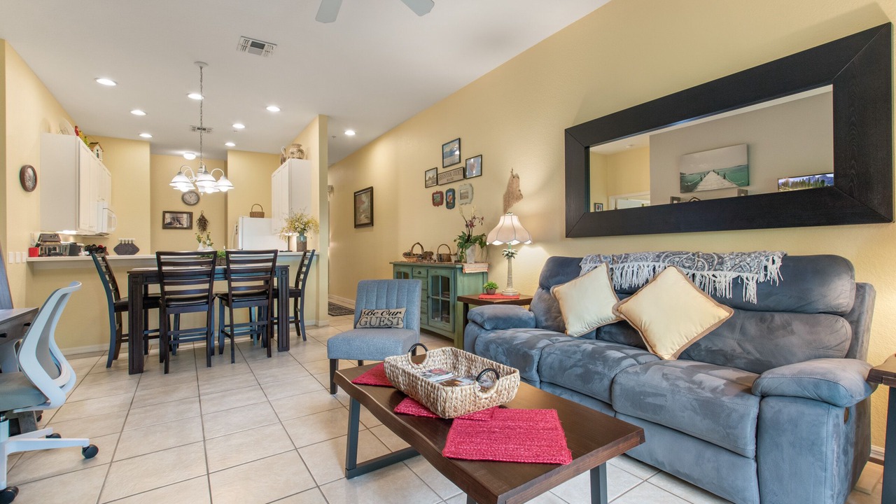 Photo of Livingroom in Bahama Bay