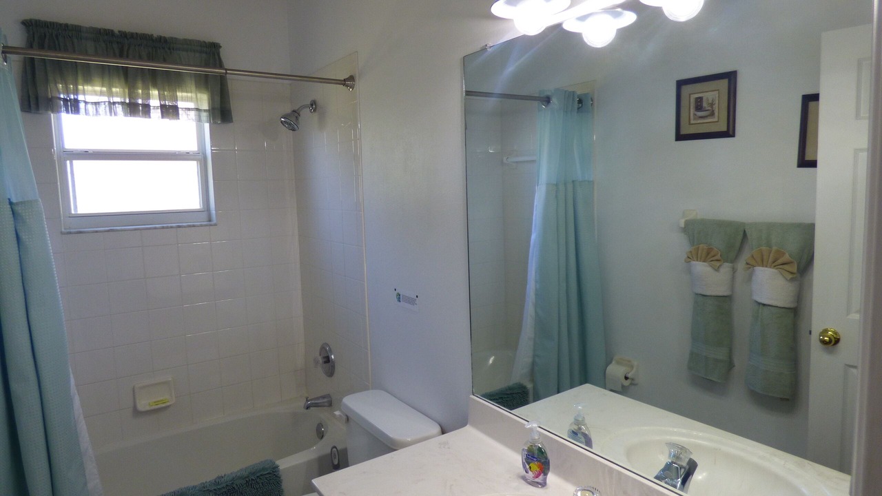 Photo of Bathroom in Crescent Lakes
