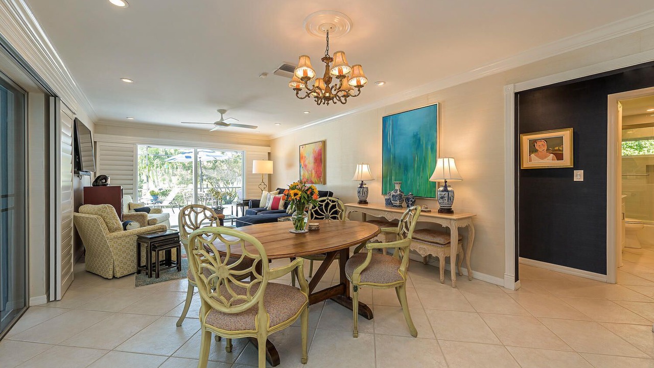 Photo of Livingroom in Park Shore