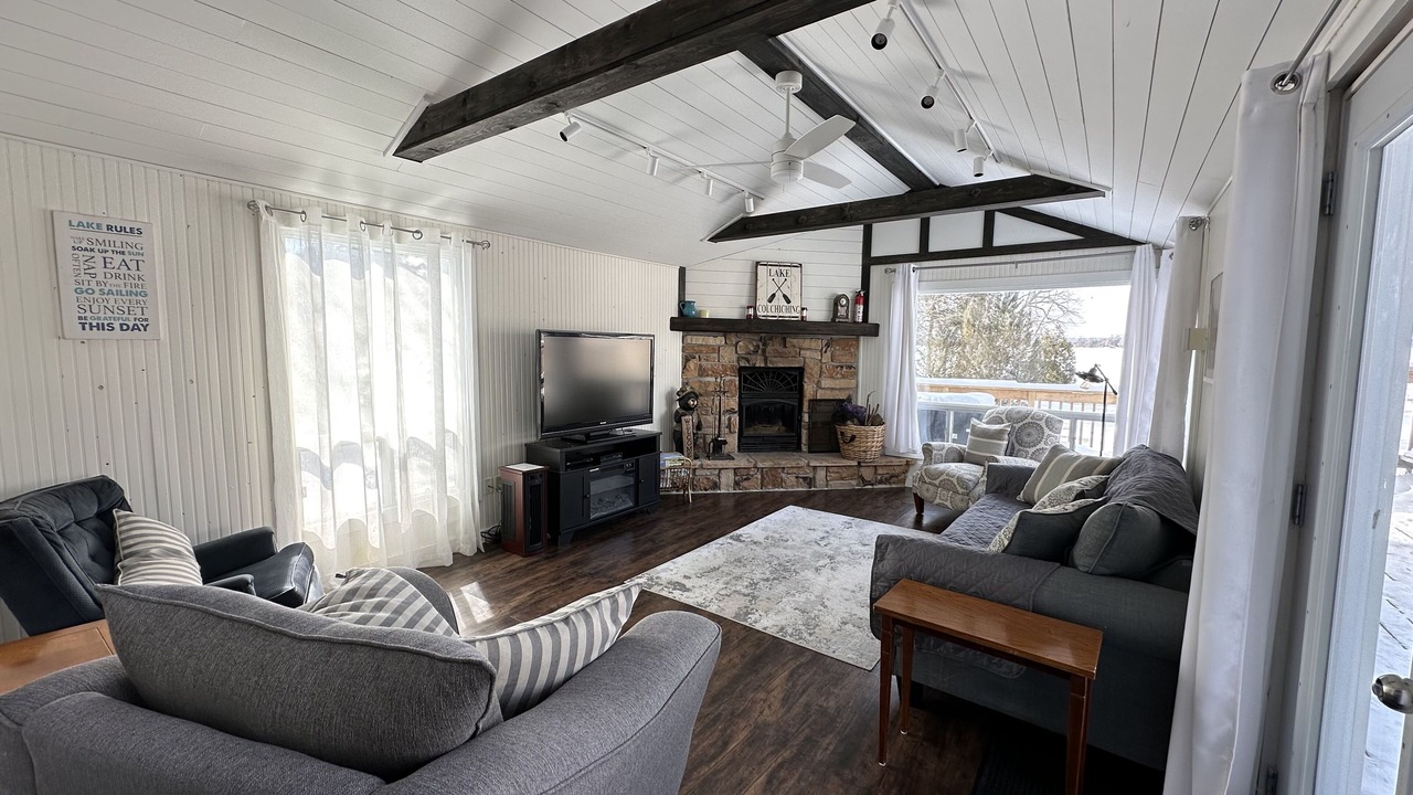 Photo of Livingroom in Ramara