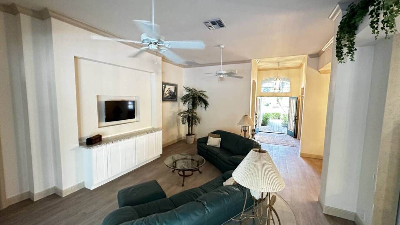 Photo of Livingroom in Estero