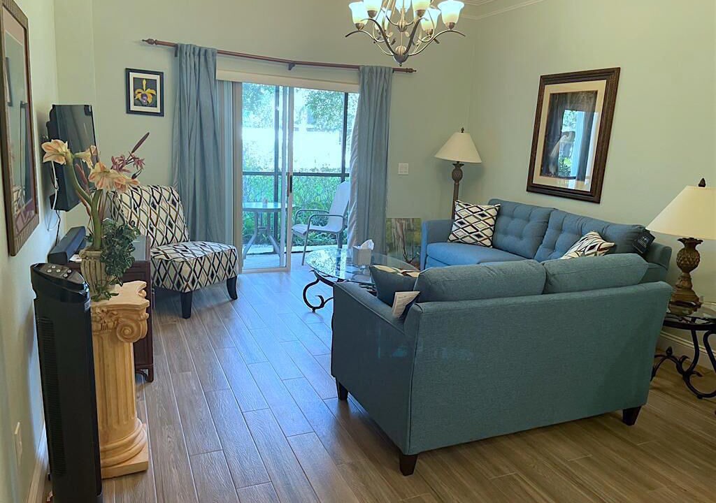 Photo of Livingroom in Bahama Bay
