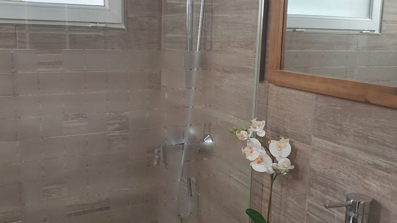 Photo of Bathroom in Le Raincy