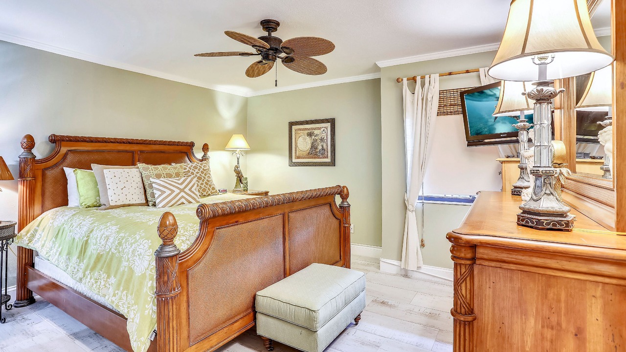 Photo of Bedroom in Redington Shores