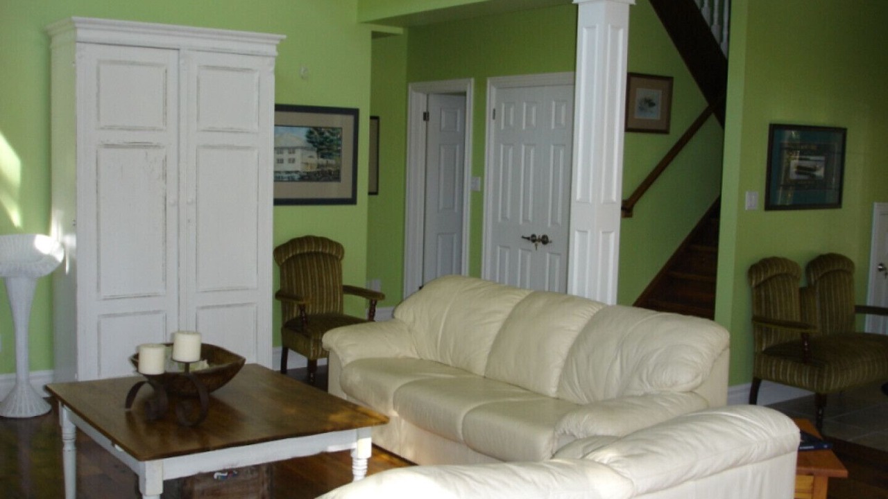 Photo of Livingroom in Port Carling