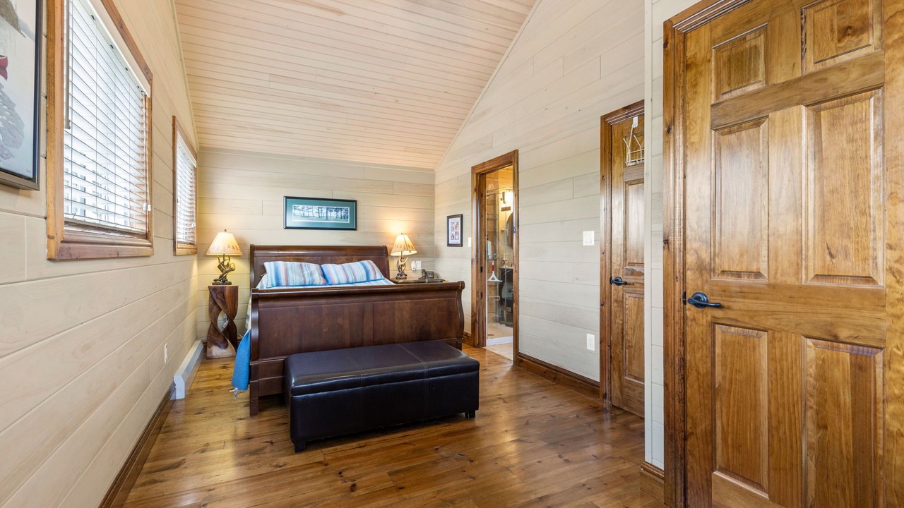 Photo of Bedroom in Big Chute