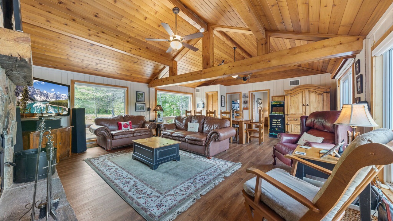 Photo of Livingroom in Big Chute