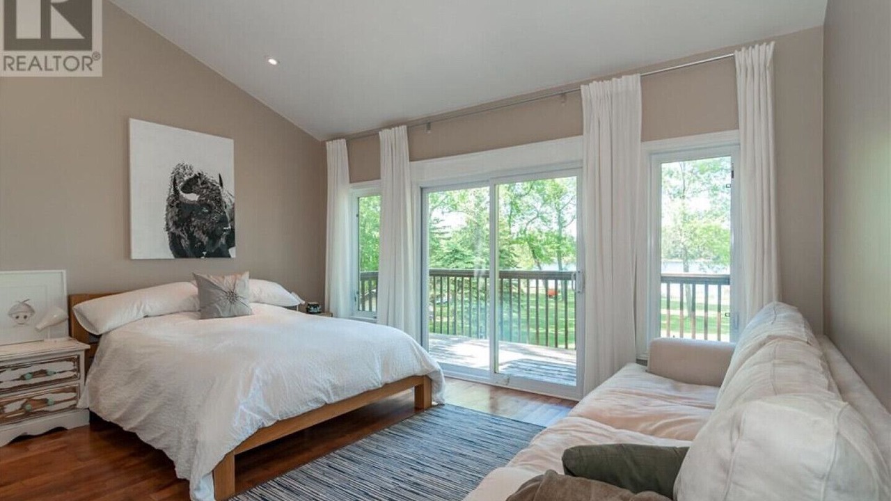 Photo of Bedroom in Honey Harbour