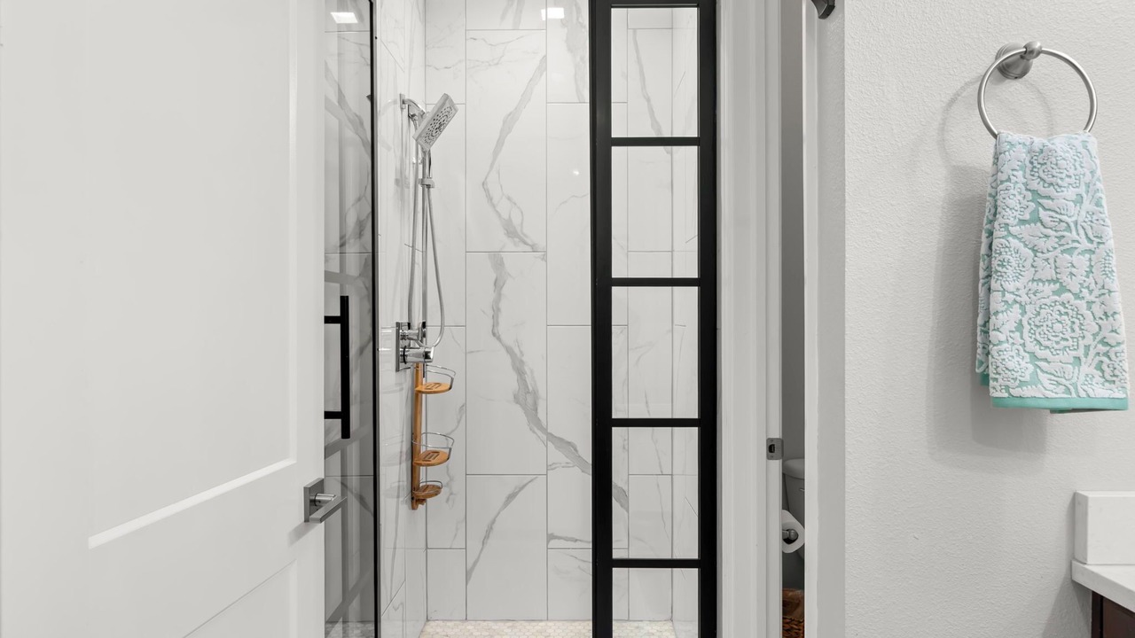 Photo of Bathroom in Courier City - Oscawana