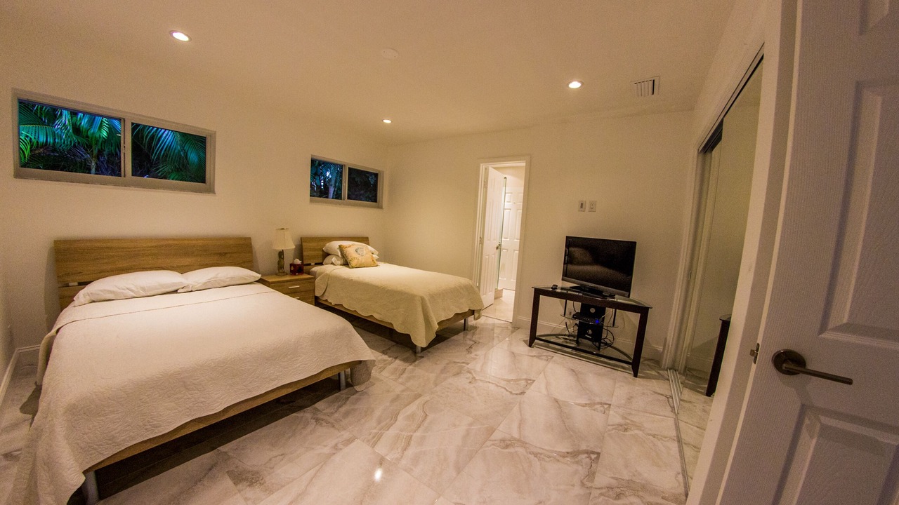 Photo of Bedroom in East Central Boulevard