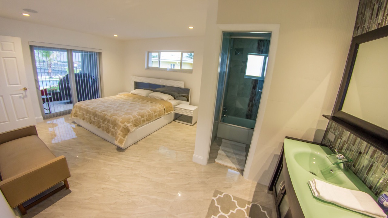 Photo of Bedroom in East Central Boulevard