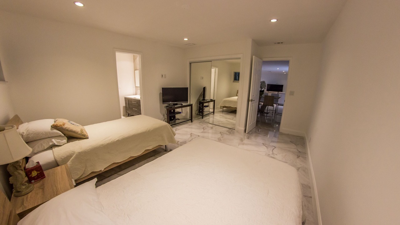 Photo of Bedroom in East Central Boulevard