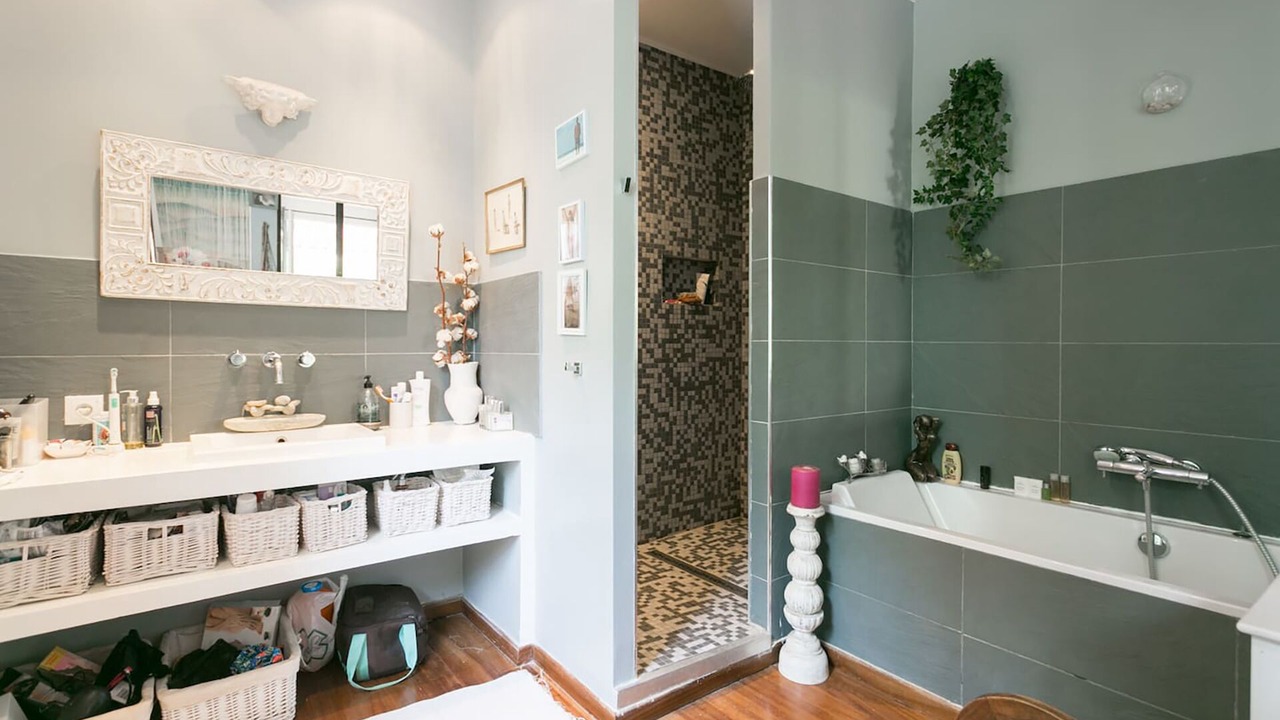 Photo of Bathroom in Issy-les-Moulineaux