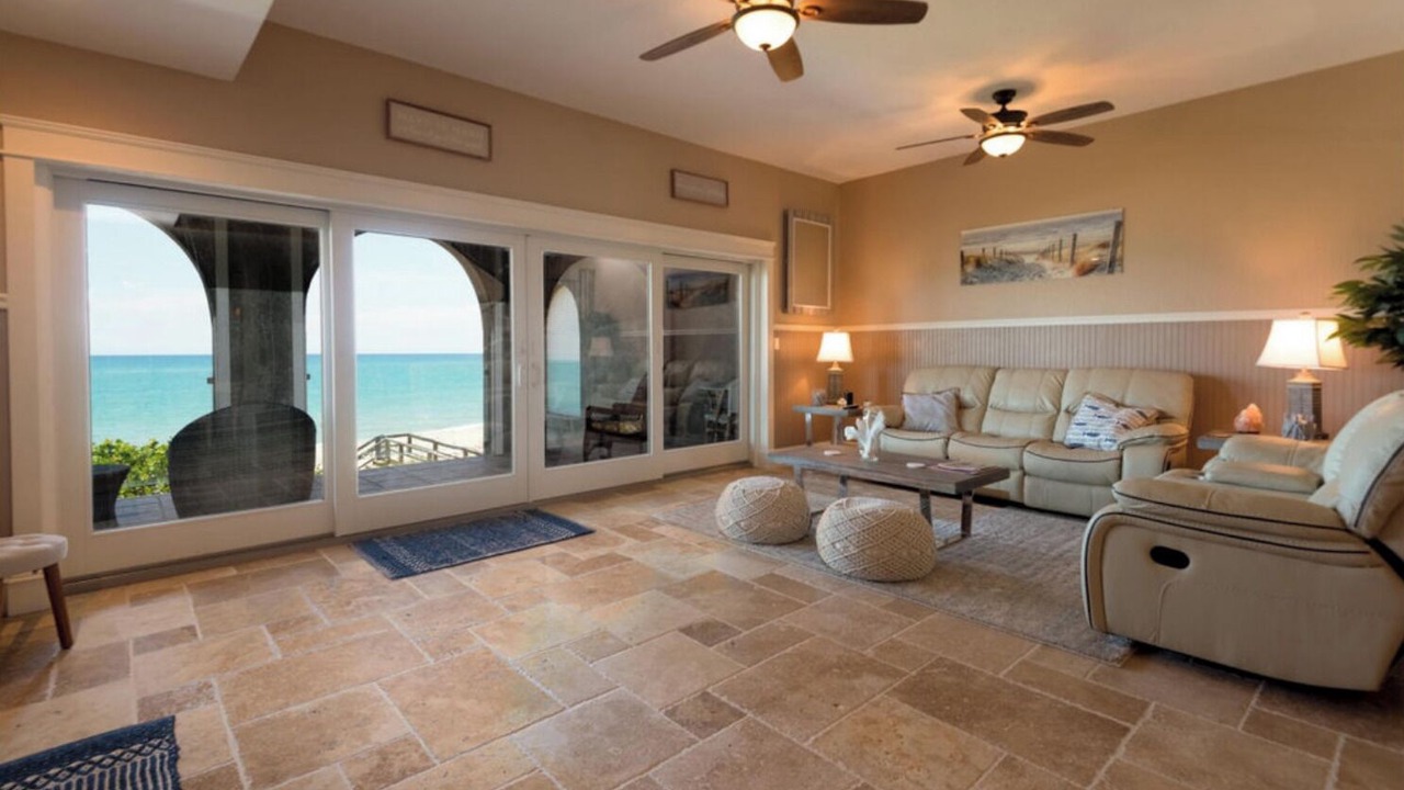 Photo of Livingroom in Indialantic