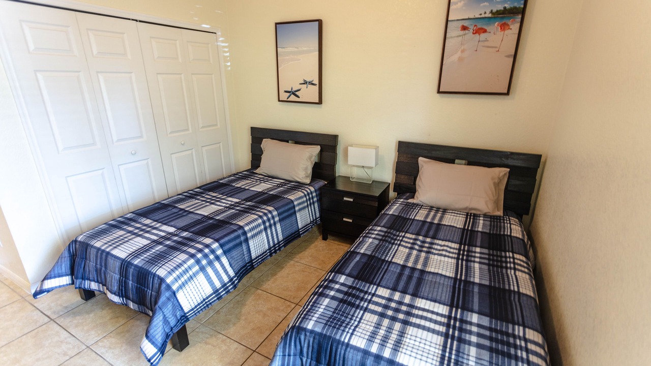 Photo of Bedroom in Bahama Bay