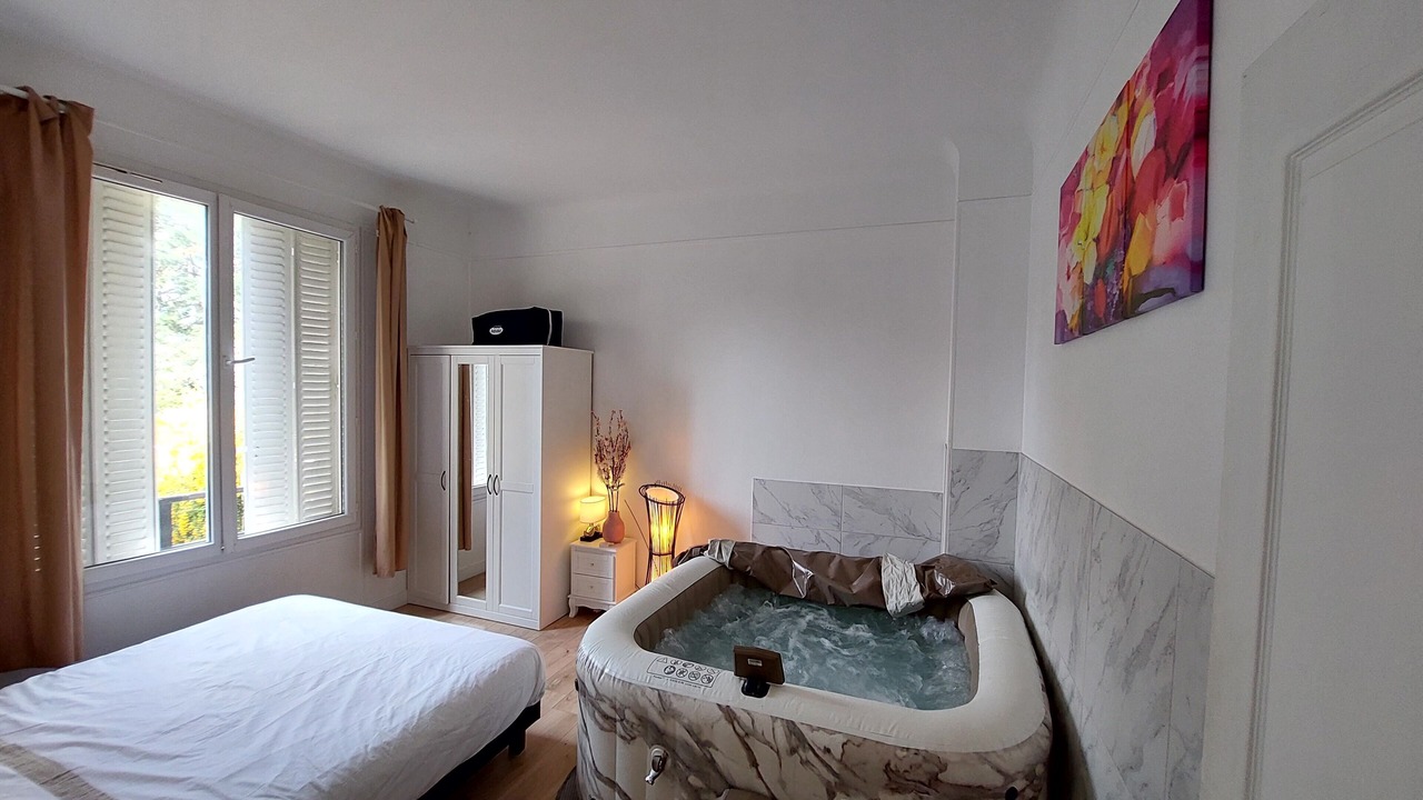 Photo of Bedroom in Aubervilliers
