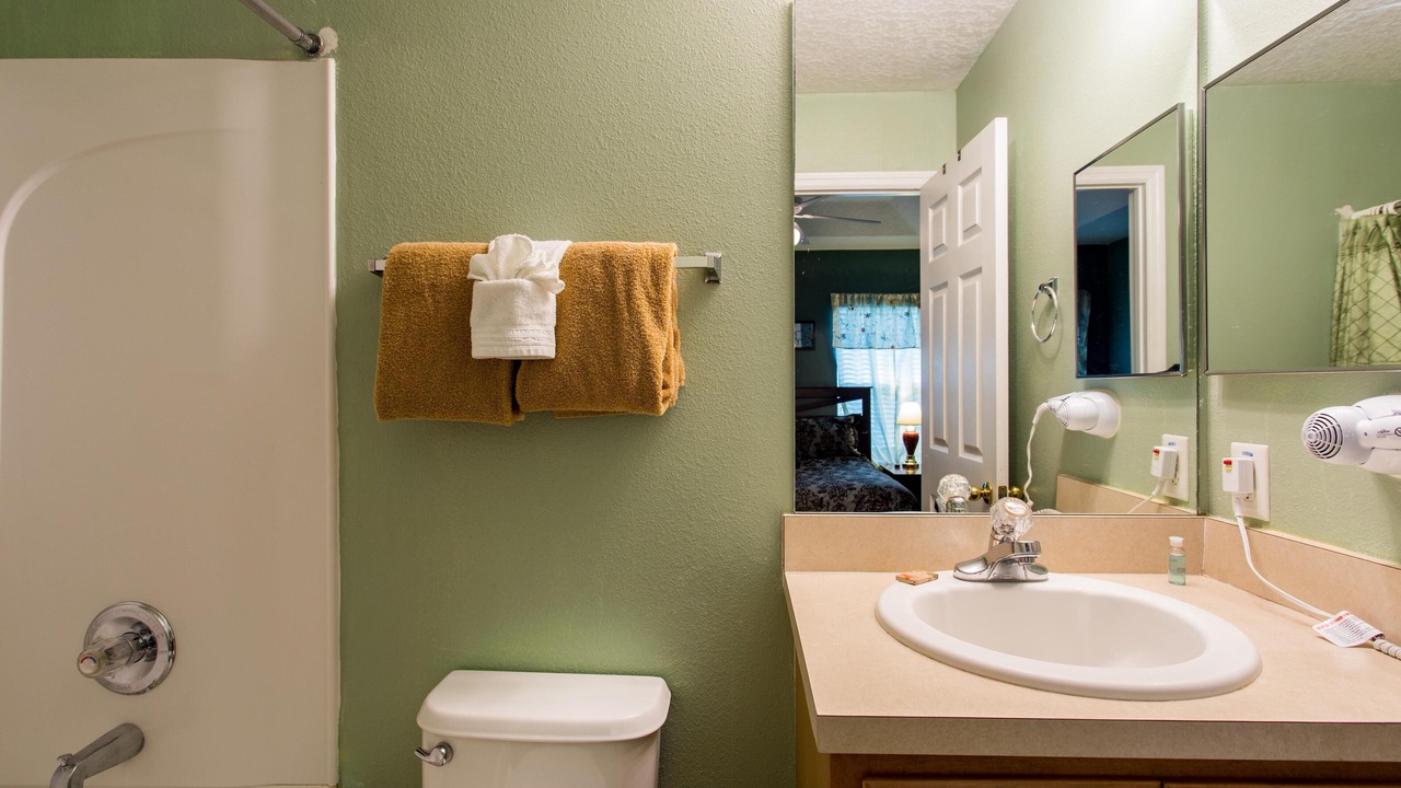 Photo of Bathroom in Crestwynd Bay