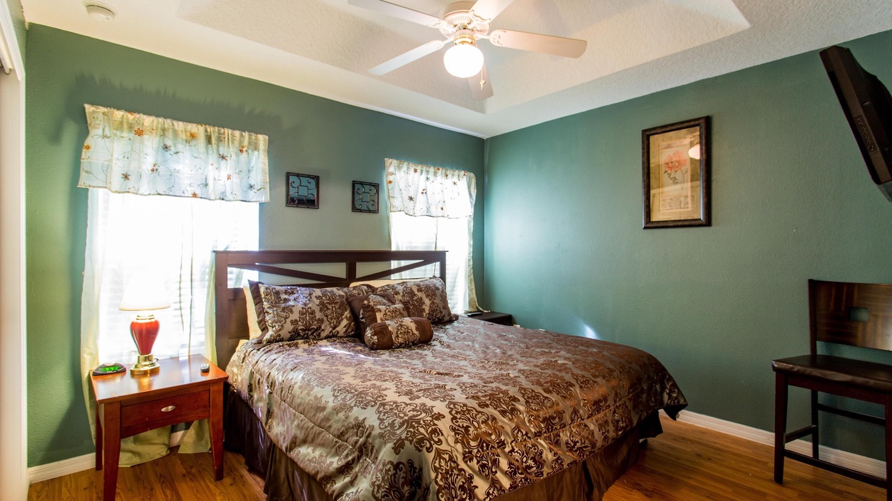 Photo of Bedroom in Crestwynd Bay