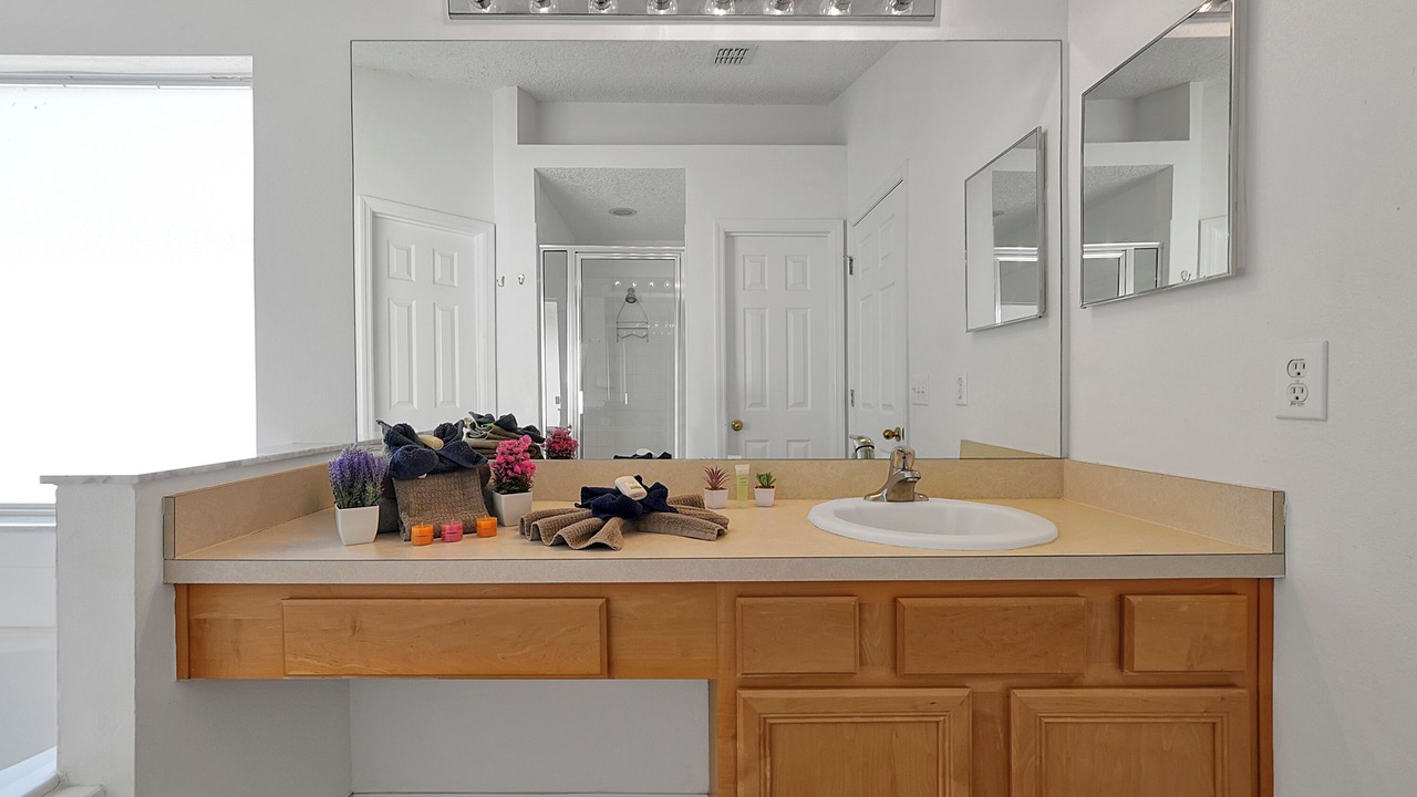Photo of Bathroom in Seasons
