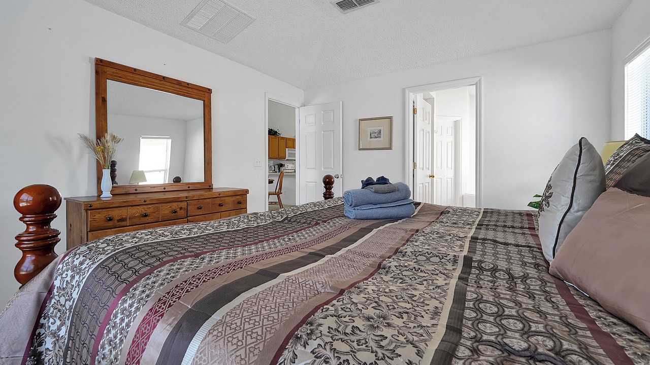Photo of Bedroom in Seasons