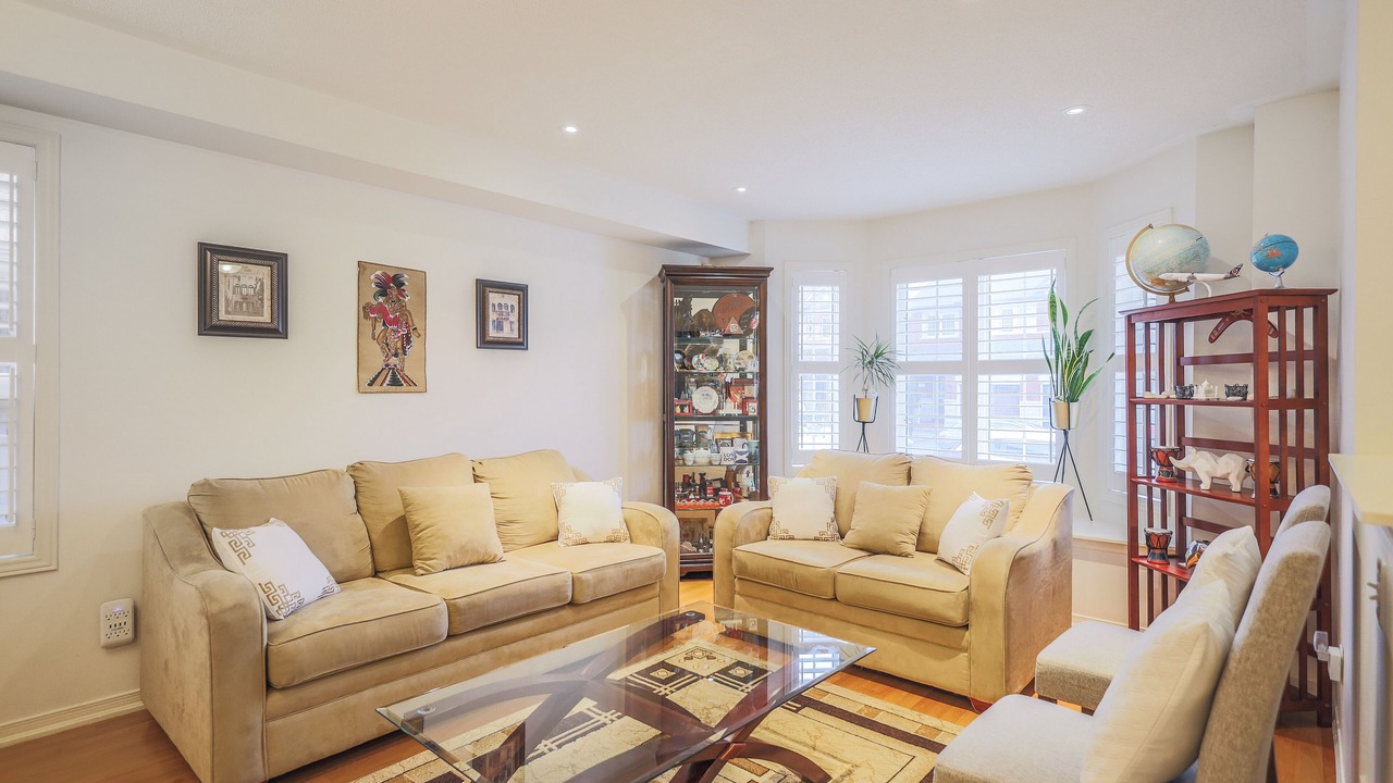 Photo of Livingroom in Markham