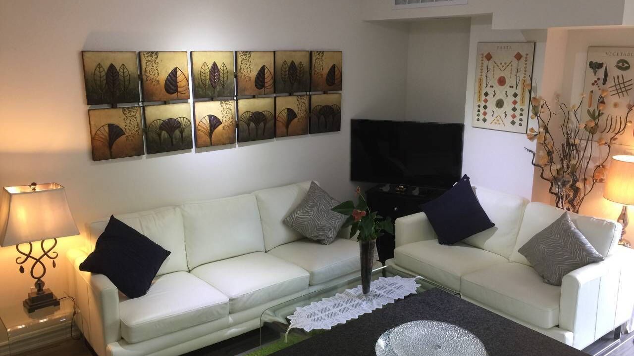 Photo of Livingroom in Mississauga Valleys