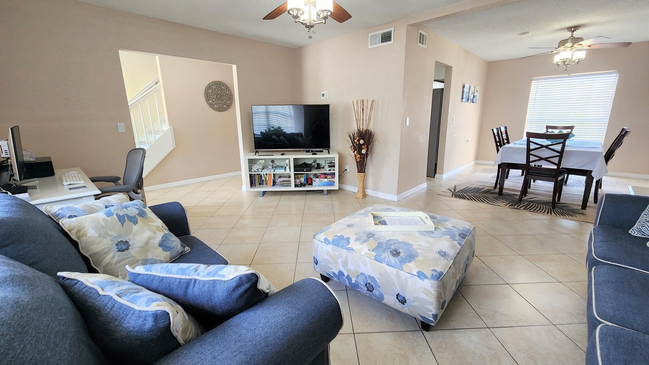 Photo of Livingroom in Bay Crest Park